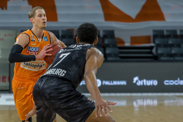 纵观整个赛 纵观整个赛